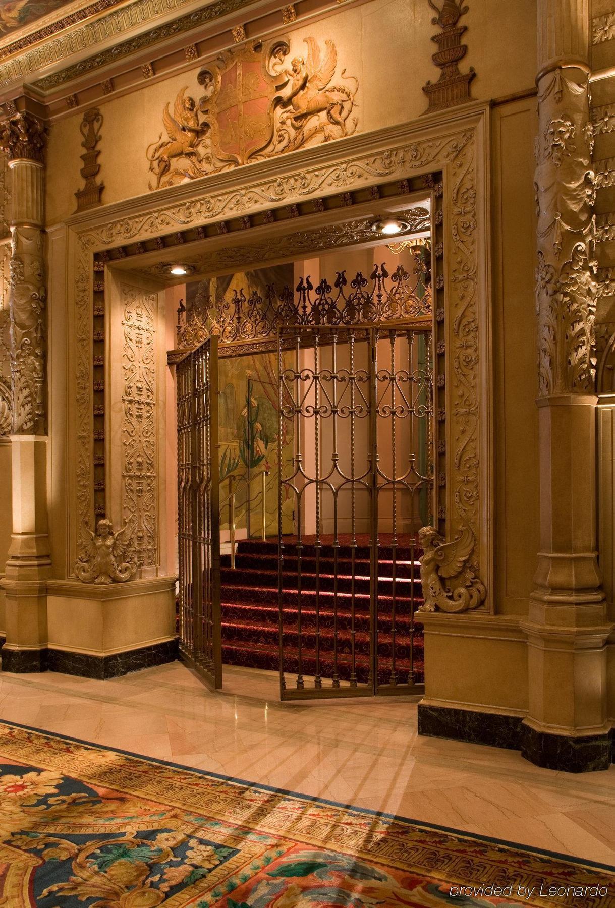 Hotel The Biltmore Angeles