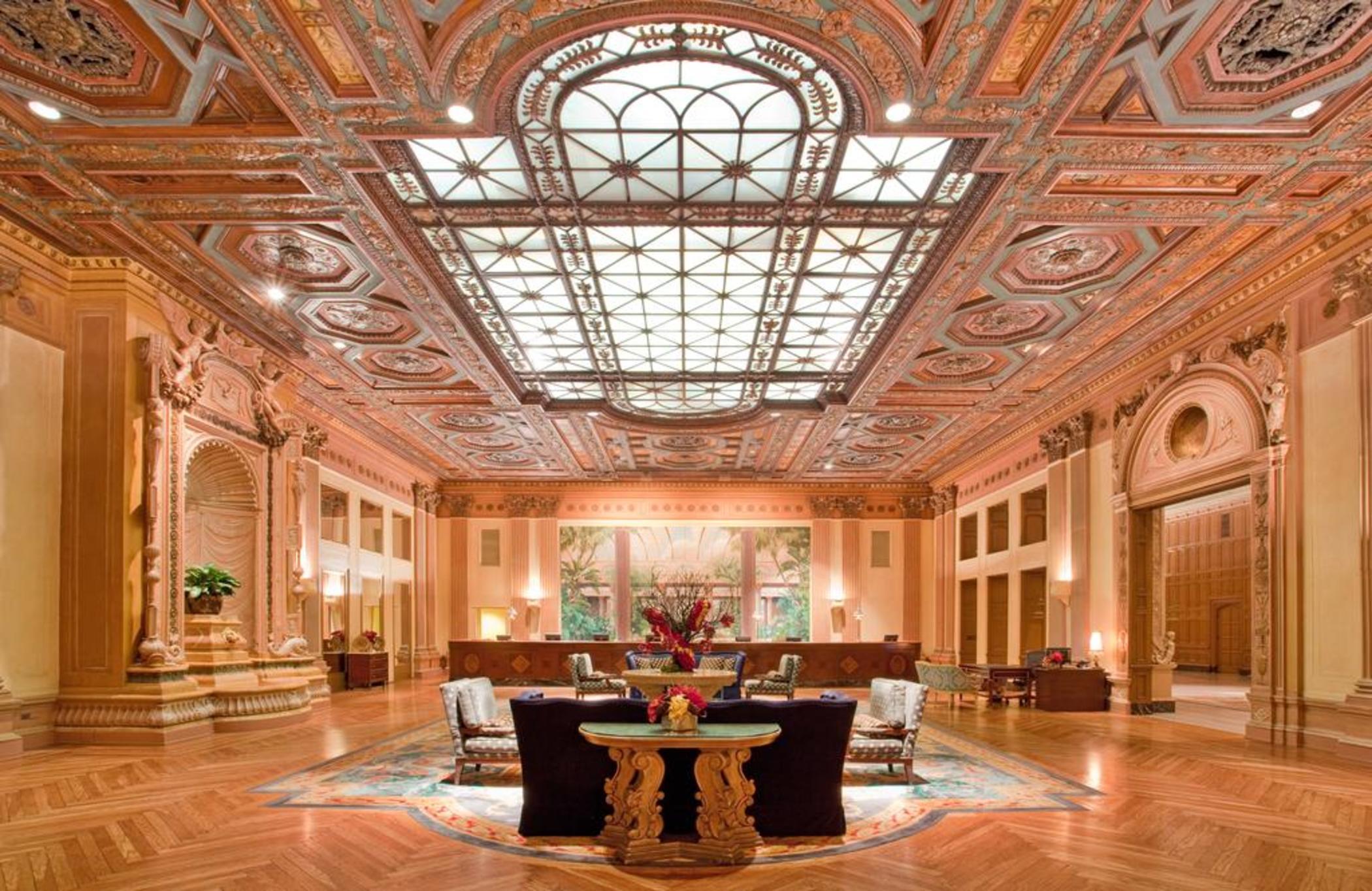 The Biltmore Angeles Hotel 4*